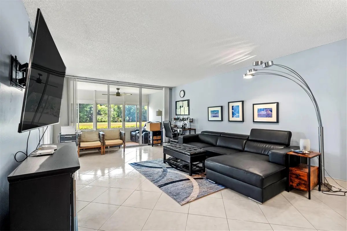 Photo 6 at 3151 S PALM AIRE Drive 108, Pompano Beach