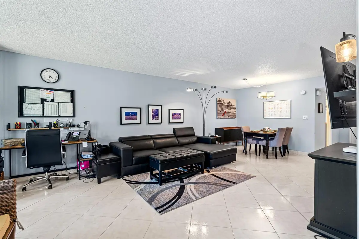 Photo 7 at 3151 S PALM AIRE Drive 108, Pompano Beach