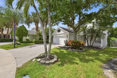 223 Berenger Walk, Royal Palm Beach – Single Family Residence for sale