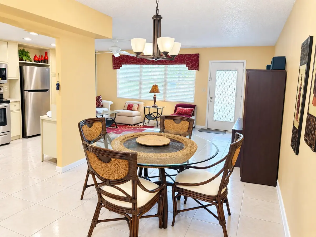 Dining area at 3305 ARUBA Way G1, Coconut Creek