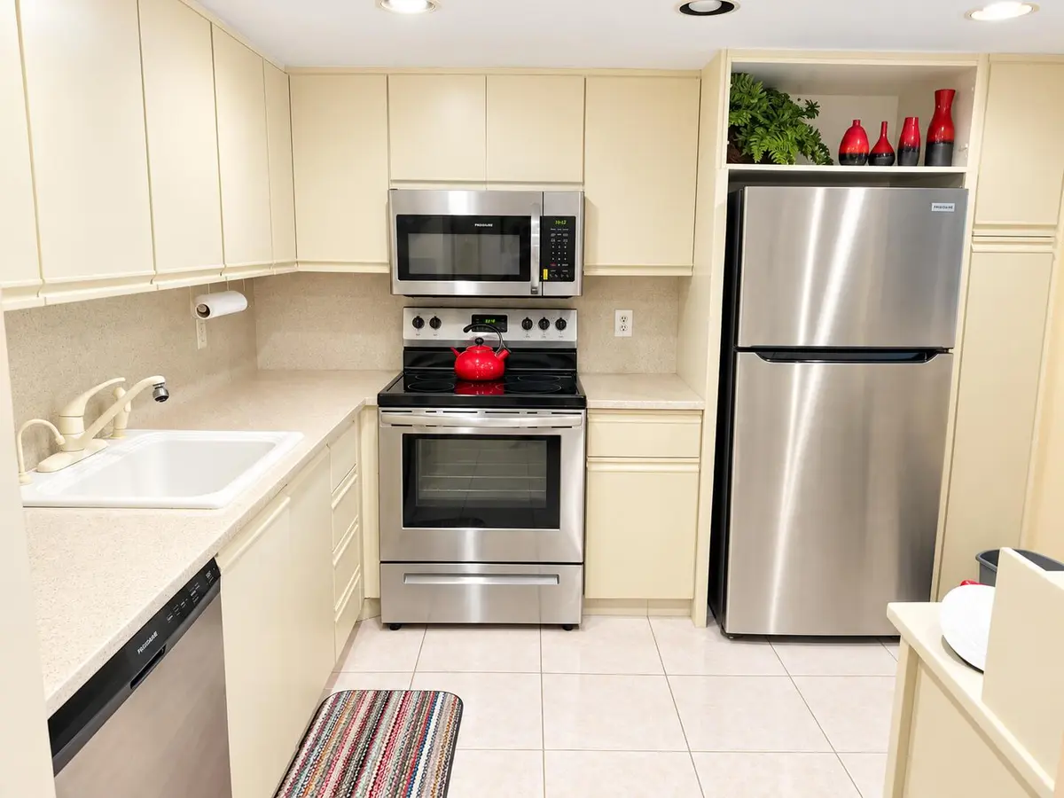 SS Appliances at 3305 ARUBA Way G1, Coconut Creek