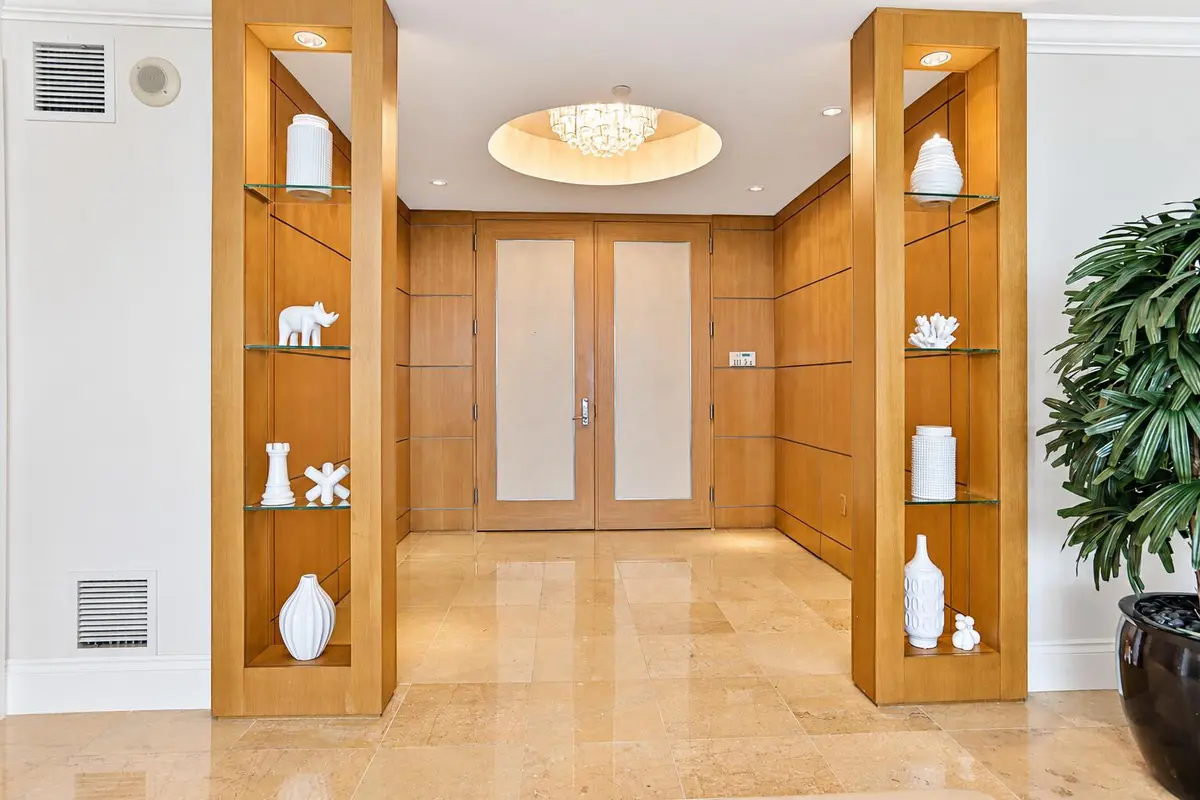 Foyer at 1 N Fort Lauderdale Beach Boulevard 1807, Fort Lauderdale