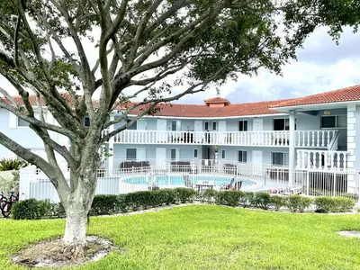 431 W CAMINO REAL 19, Boca Raton – Apartment for rent
