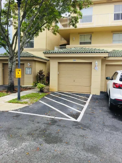 2100 Greenview Shores Boulevard 518, Wellington – Condominium for rent