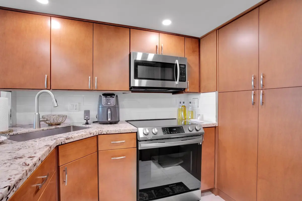 Photo 3 at 3015 N OCEAN Boulevard 8B, Fort Lauderdale