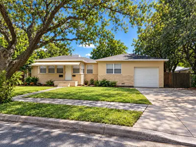 5014 SPRUCE Avenue, West Palm Beach – Single Family Residence for sale