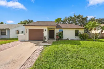184 GREENTREE Circle, Jupiter – Single Family Residence for sale