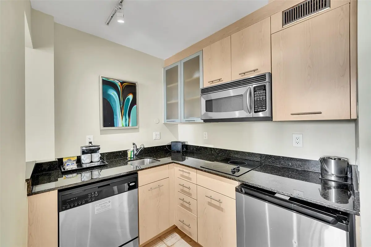 Photo 4 at 2670 E SUNRISE Boulevard 322, Fort Lauderdale