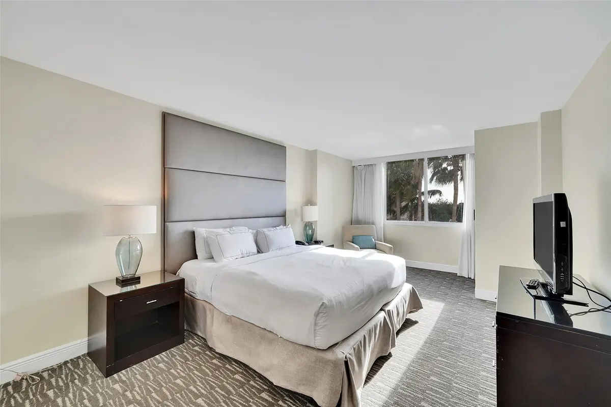 Photo 5 at 2670 E SUNRISE Boulevard 322, Fort Lauderdale