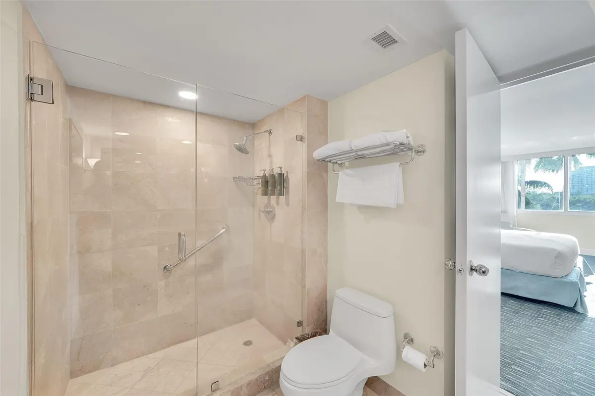 Photo 7 at 2670 E SUNRISE Boulevard 322, Fort Lauderdale