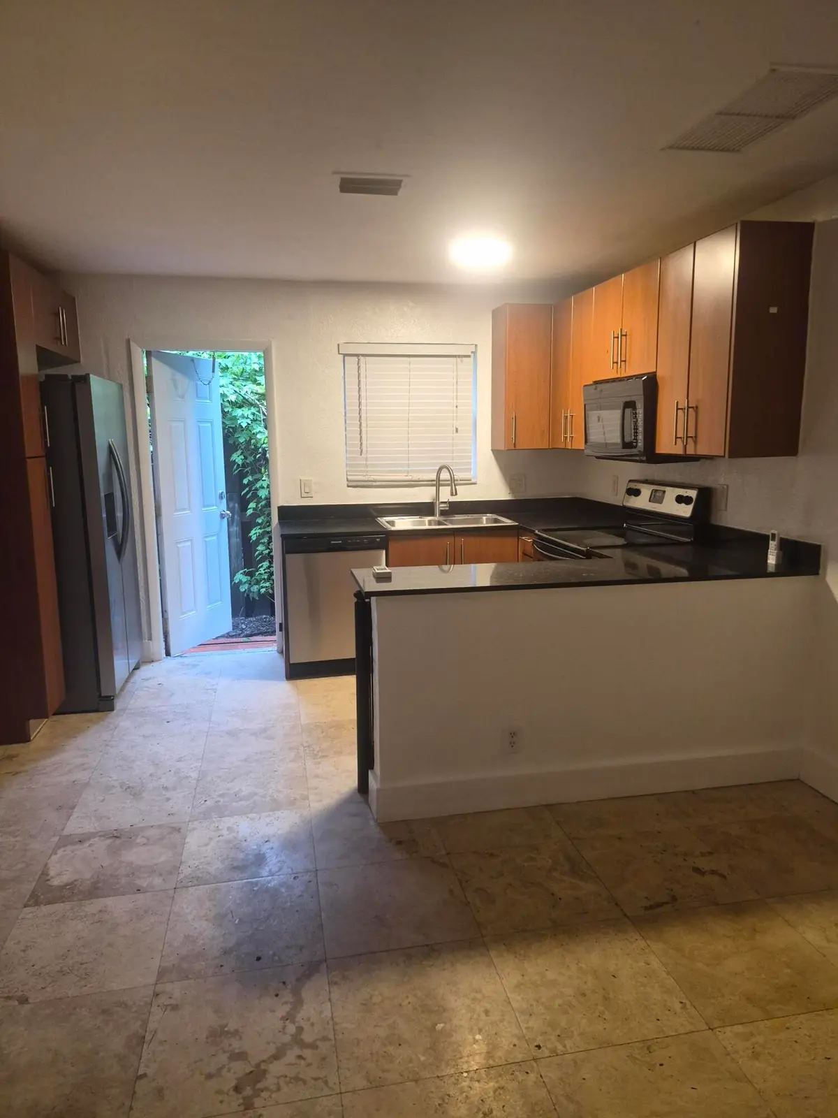 1200 NE 5TH Terrace 4, Fort Lauderdale, FL – photo 3