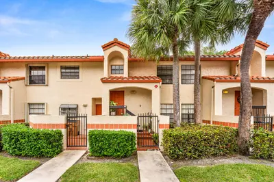 906 CONGRESSIONAL Way 906, Deerfield Beach – Condominium for sale