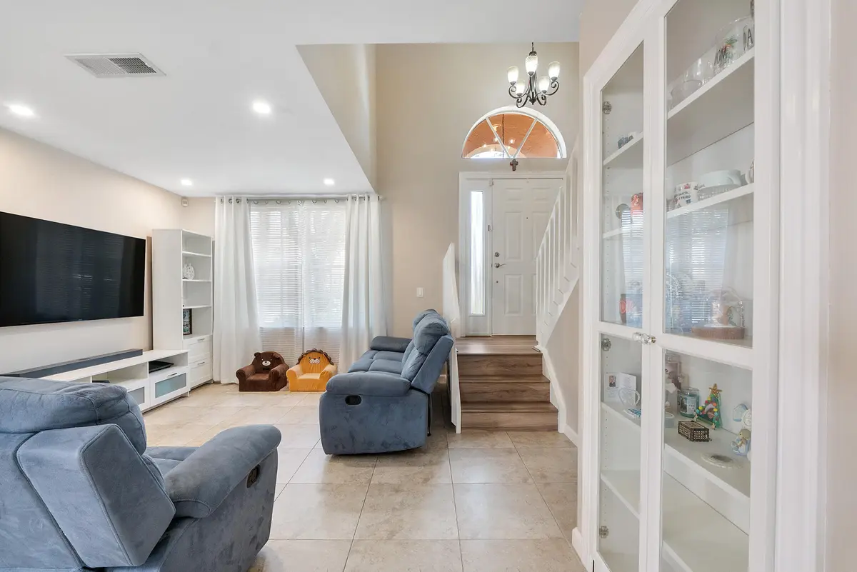10961 Nw 12th Dr_004 at 10961 NW 12th Drive, Plantation