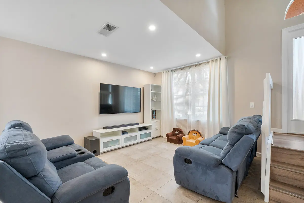 10961 Nw 12th Dr_005 at 10961 NW 12th Drive, Plantation