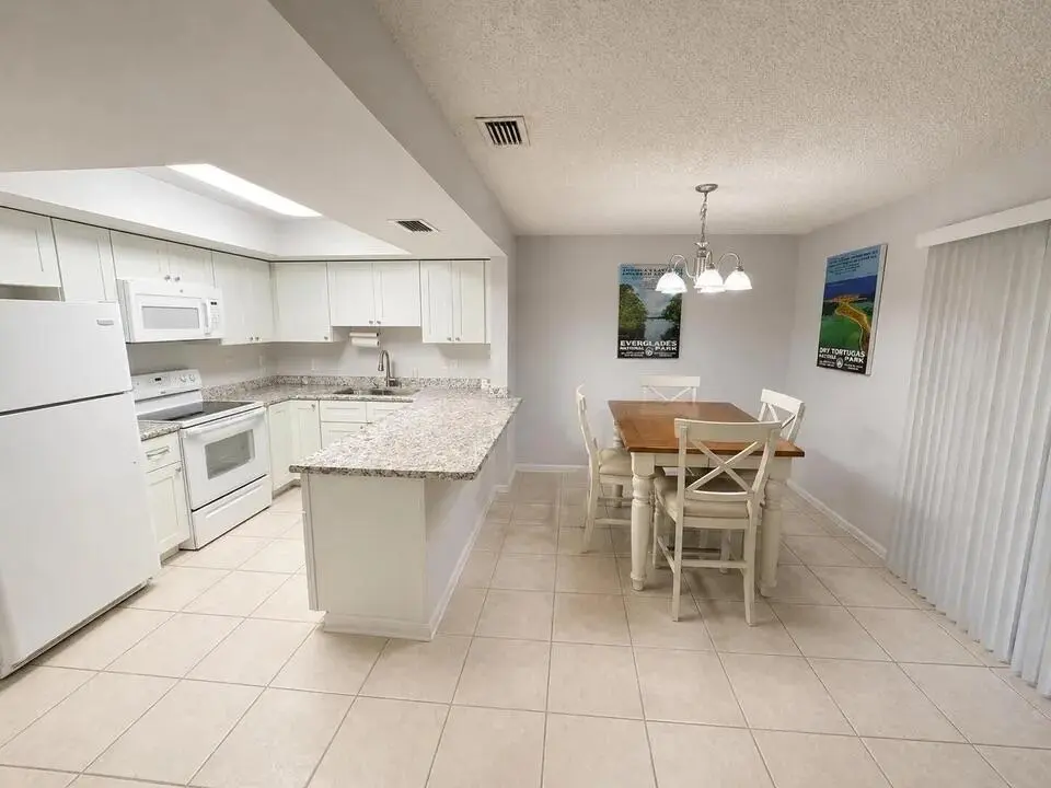 Kitchen at 9258 GREEN MEADOWS Way, Palm Beach Gardens