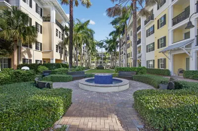 225 S Latitude Circle 302, Delray Beach – Condominium for rent