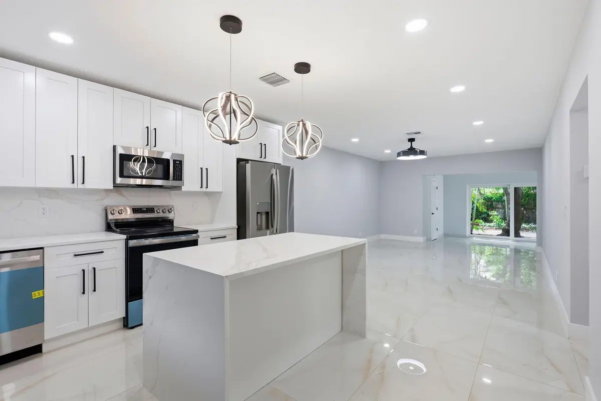 9-web-or-mls-009_0E2A0388 at 2999 NE 2ND Avenue, Boca Raton