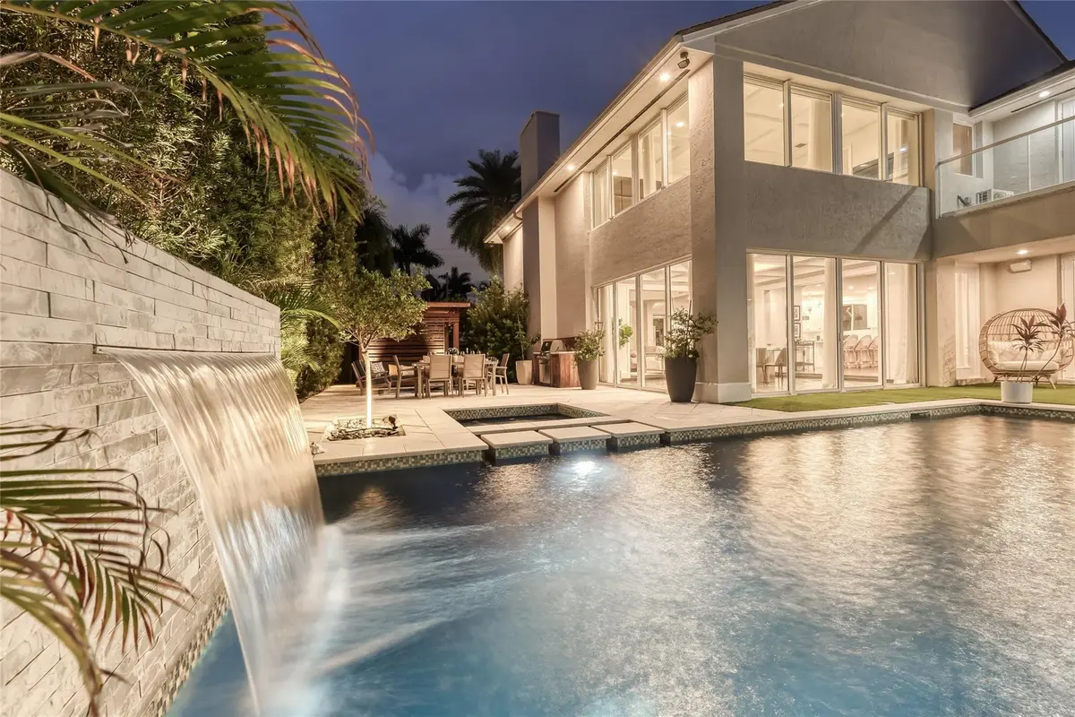 Photo 1 at 524 Poinciana Drive, Fort Lauderdale