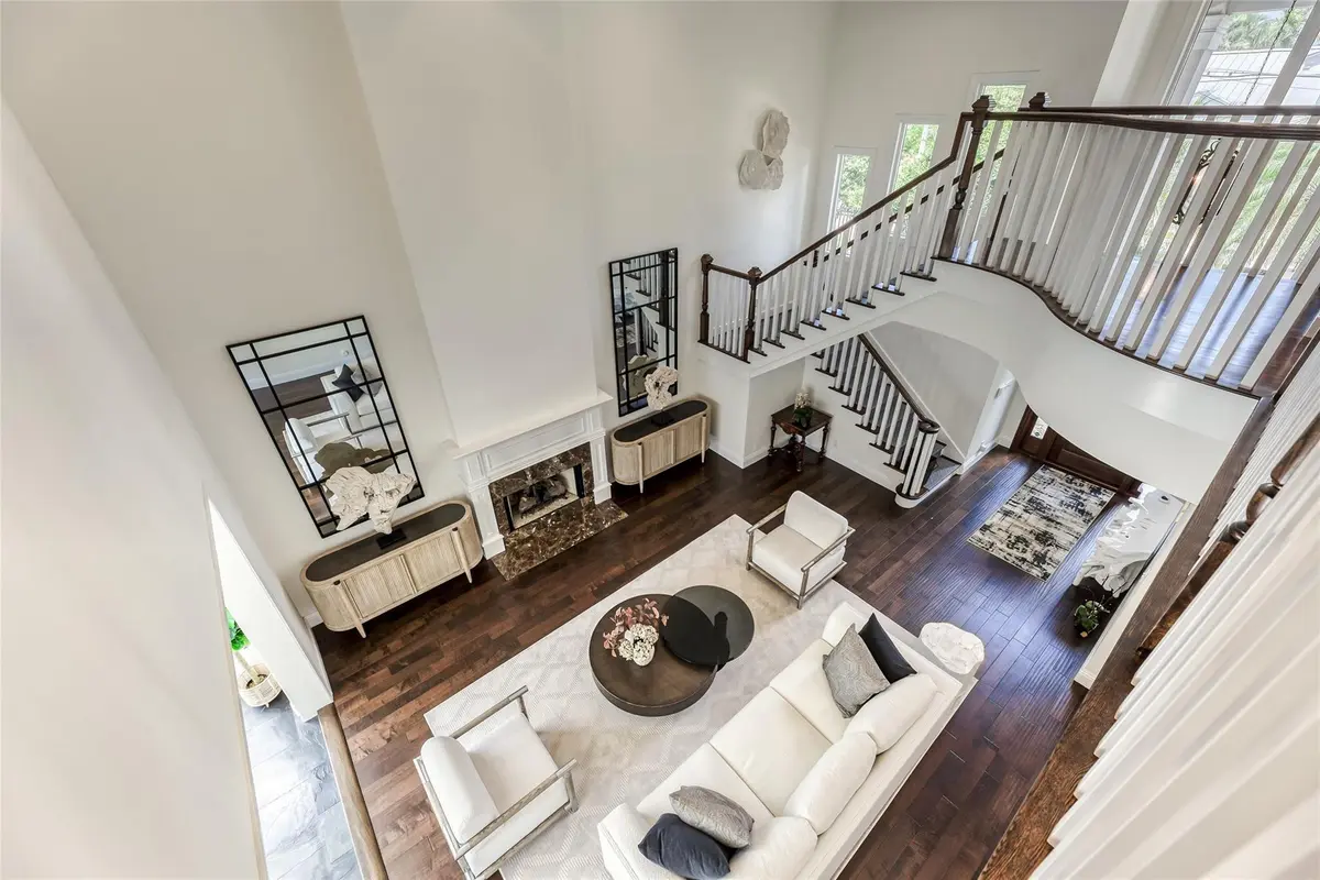 Open layout formal living room. at 524 Poinciana Drive, Fort Lauderdale