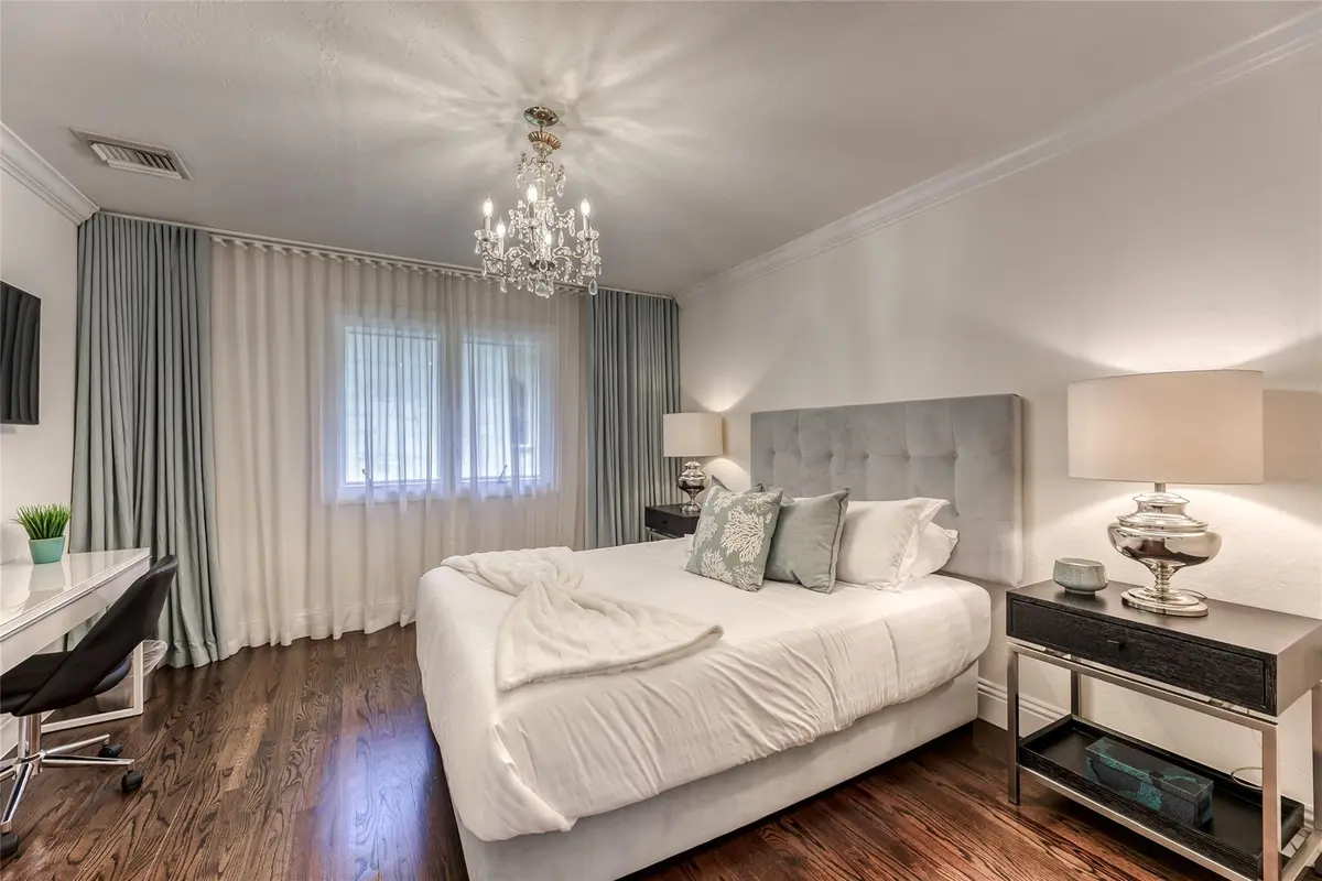 Photo 6 at 524 Poinciana Drive, Fort Lauderdale