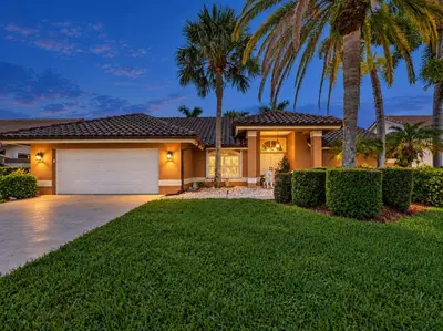 6001 Wedgewood Village Circle, Lake Worth – Single Family Residence for sale
