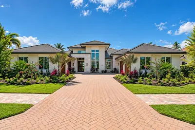 104 SE RIO CASARANO, Port St. Lucie – Single Family Residence for sale