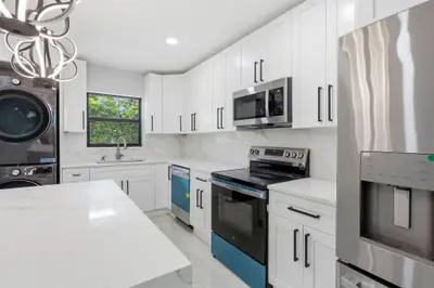 2975 NE 2ND Avenue, Boca Raton – Townhouse for rent