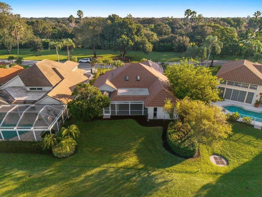 DJI_20260914081745_0684_D.jpeg-SMALL at 107 Golfview Court, Palm Beach Gardens