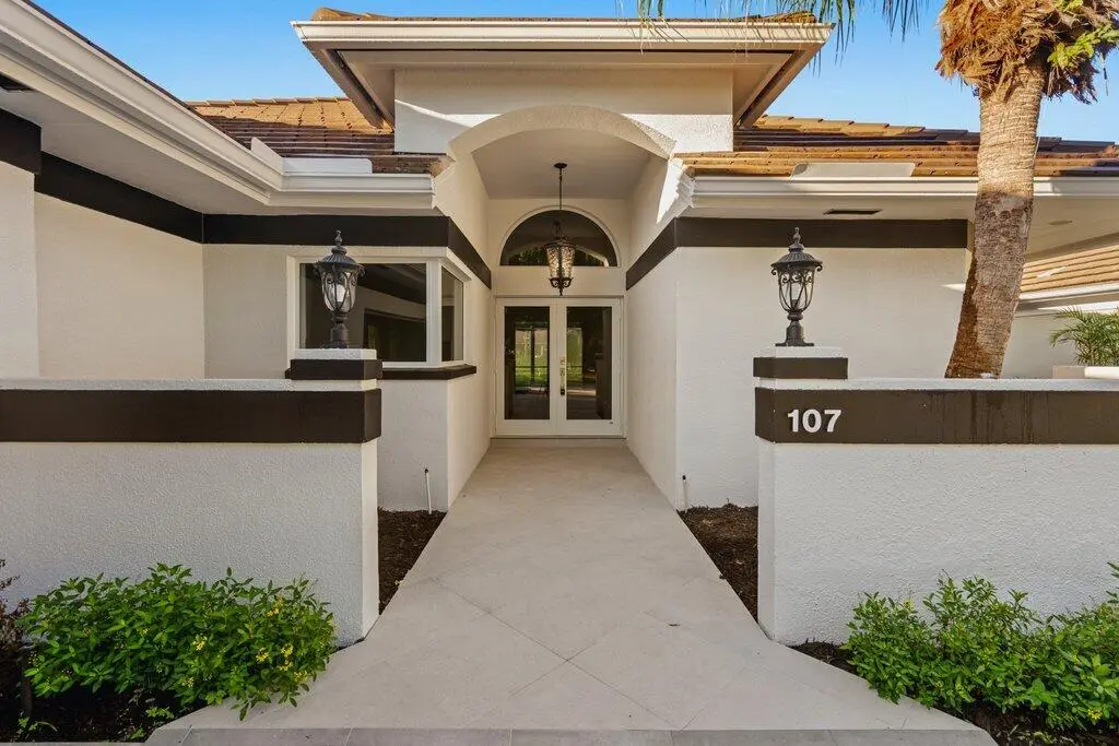 DSC08853.jpeg-SMALL at 107 Golfview Court, Palm Beach Gardens