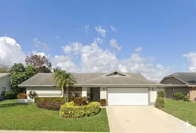 142 PARKWOOD Drive, Royal Palm Beach – Single Family Residence for sale