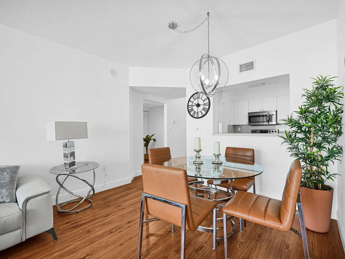 Dining Area at 3020 NE 32ND Avenue 904, Fort Lauderdale
