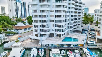 6830 INDIAN CREEK Drive 5D, Miami Beach – Condominium for sale