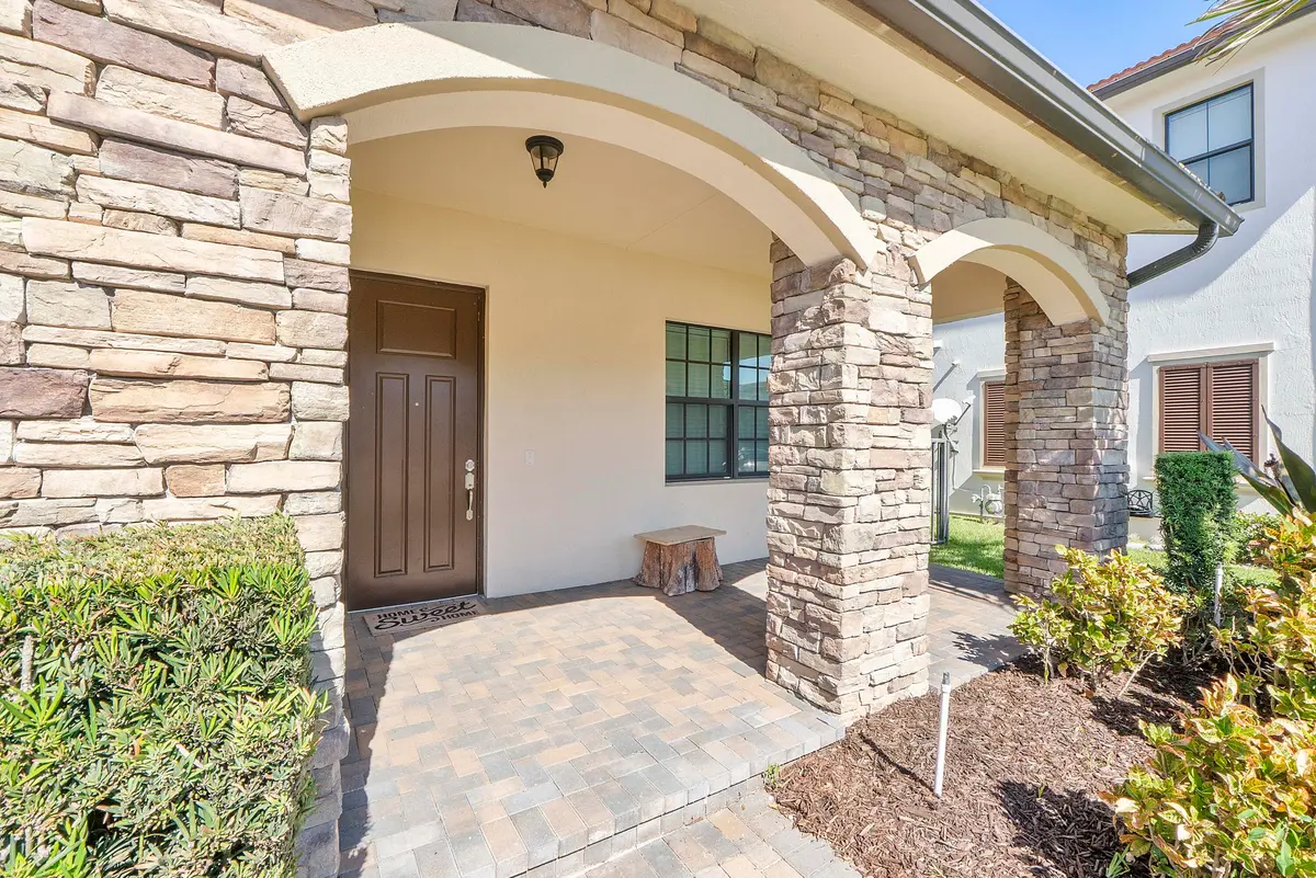 #4 Front at 11425 WATERCREST Circle, Parkland
