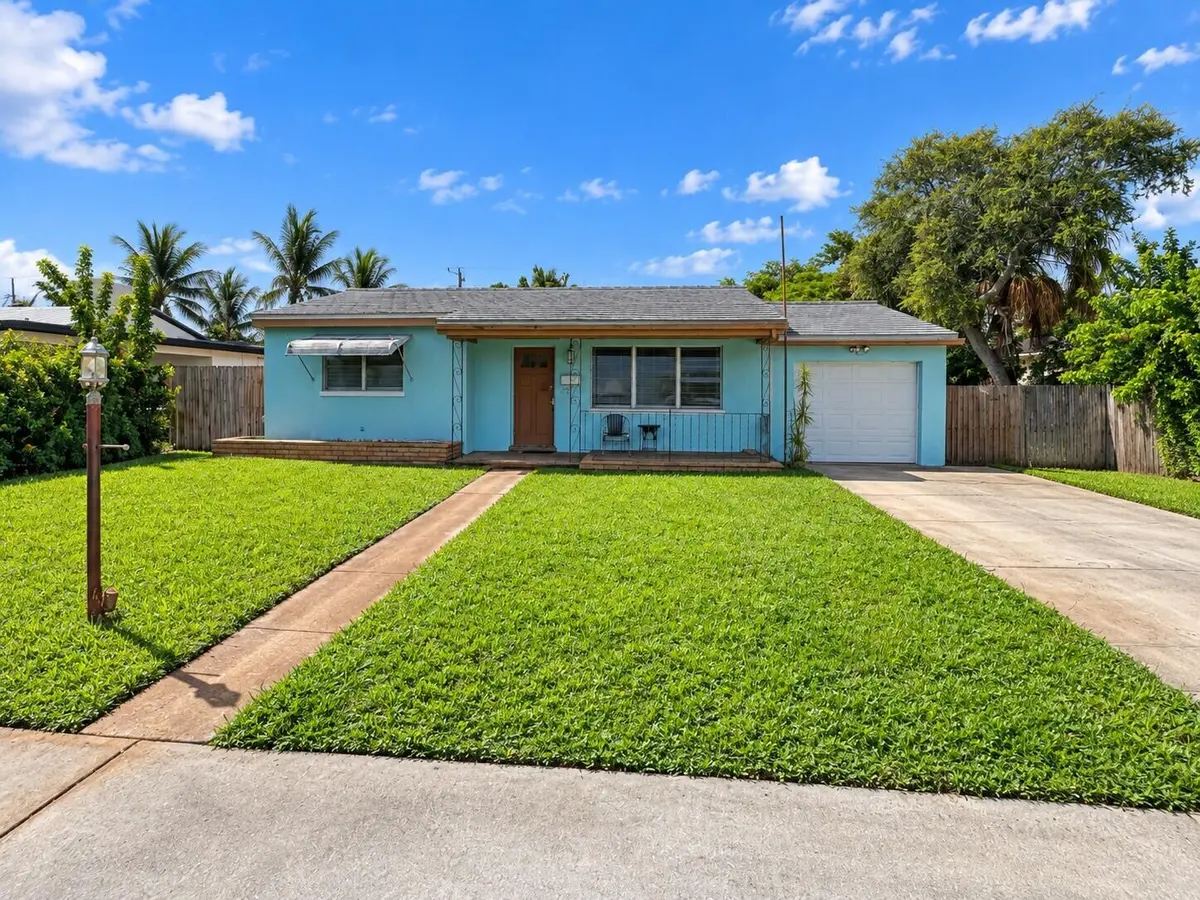 Front at 110 SE 3rd Avenue, Boynton Beach