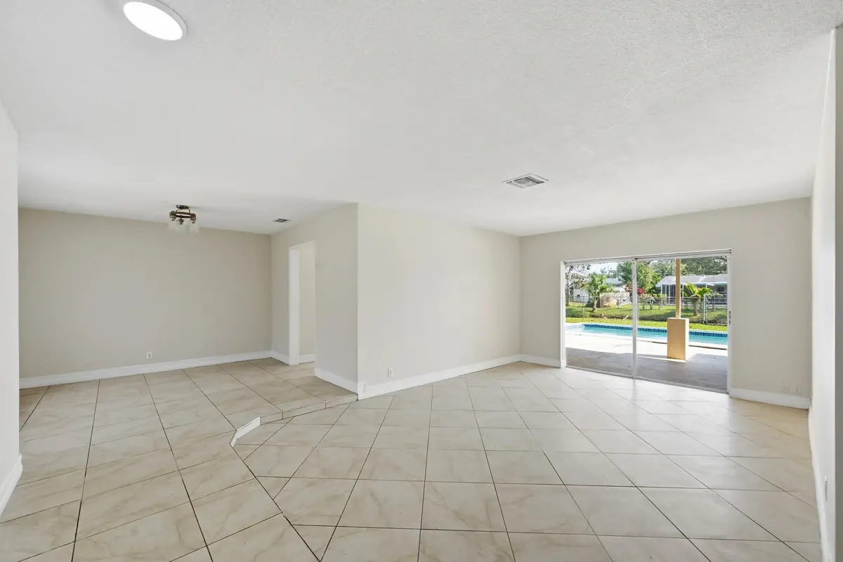 SEE PATIO AND POOL at 1430 NW 73RD Avenue, Plantation