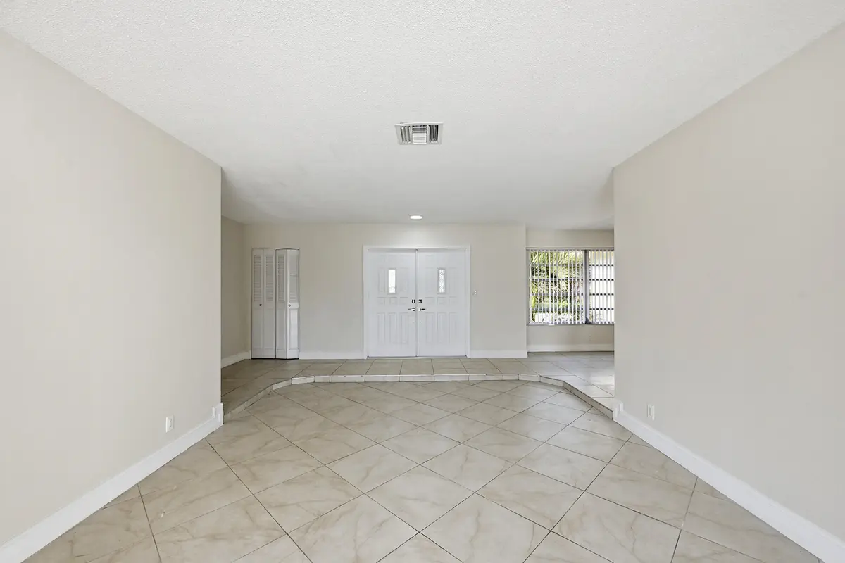 06_living room at 1430 NW 73RD Avenue, Plantation