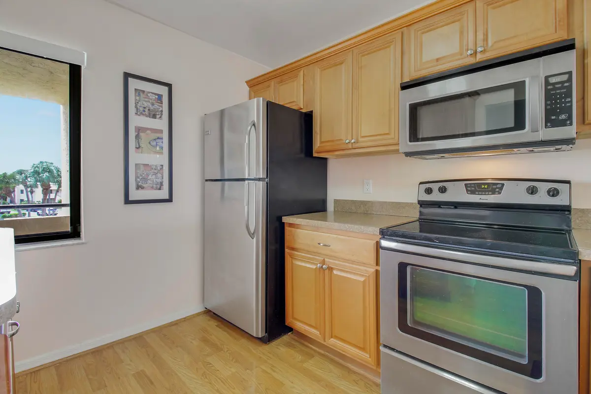 Williamsburg Kitchen #204 at 6981 SE CONSTITUTION Boulevard 204, Hobe Sound