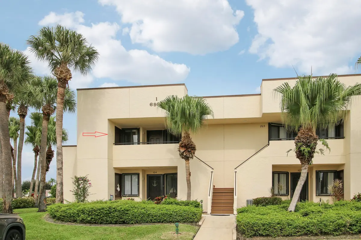Williamsburg 6981 Building with arrow at 6981 SE CONSTITUTION Boulevard 204, Hobe Sound