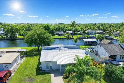 241 14th Place, Vero Beach – Single Family Residence for sale