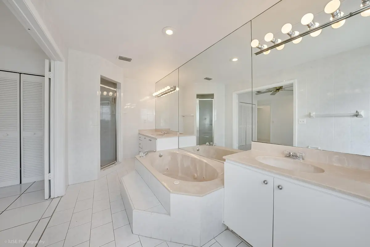 downstairs_main_ensuite_bathroom at 2141 SW 23RD Avenue, Fort Lauderdale