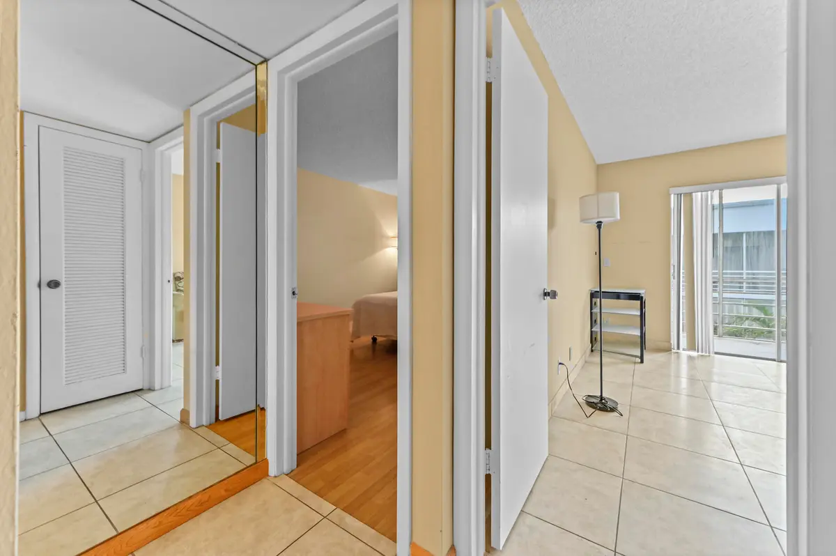 11 Entry 01 at 426 Burgundy I, Delray Beach