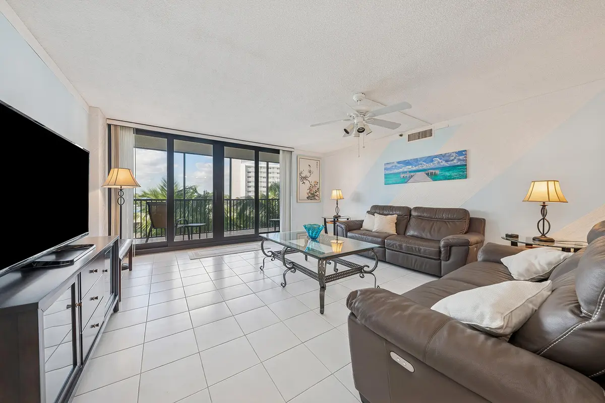 02 5 at 3400 S Ocean Boulevard 4h, Highland Beach