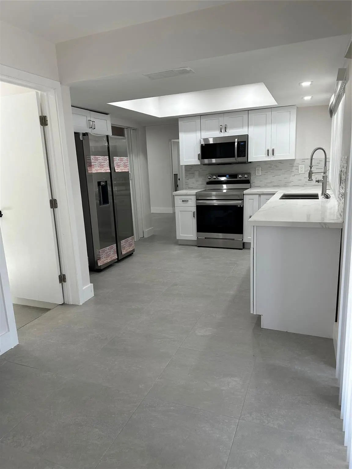 Photo 3 at 6350 LIBERTY Street, Hollywood