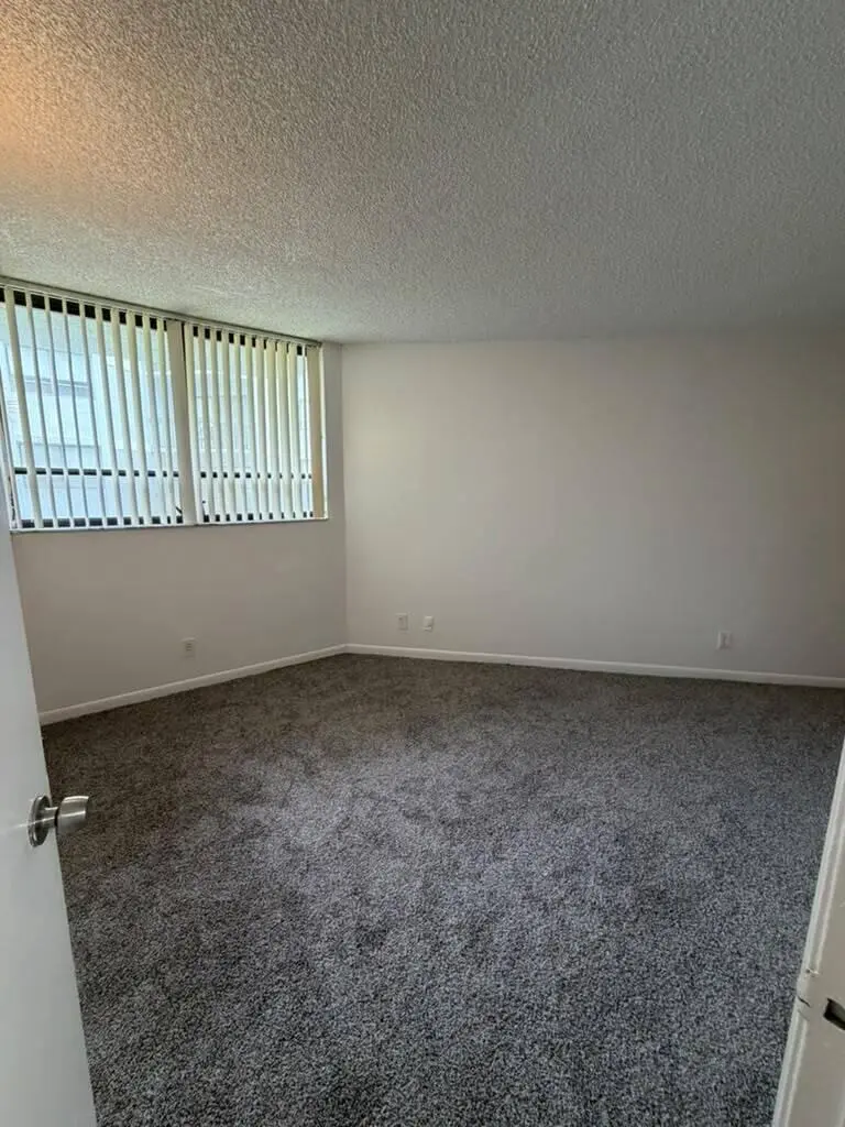 PHOTO-2026-05-30-12-20-17_5 at 1750 N CONGRESS Avenue 207, West Palm Beach