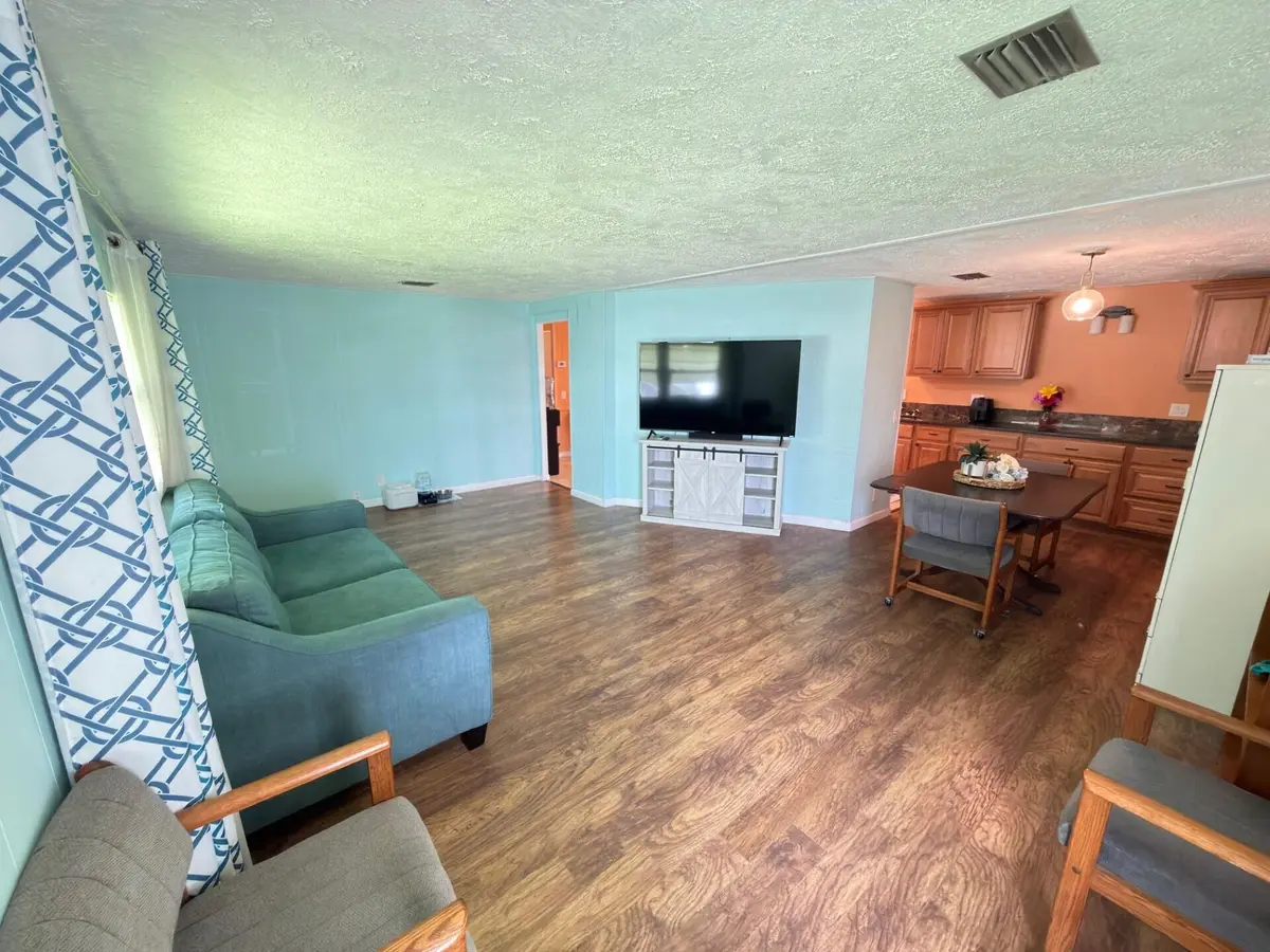 family room at 7337 SE SWAN Avenue, Hobe Sound