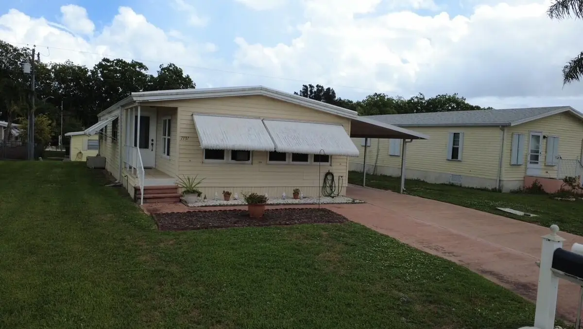 front of home at 7337 SE SWAN Avenue, Hobe Sound