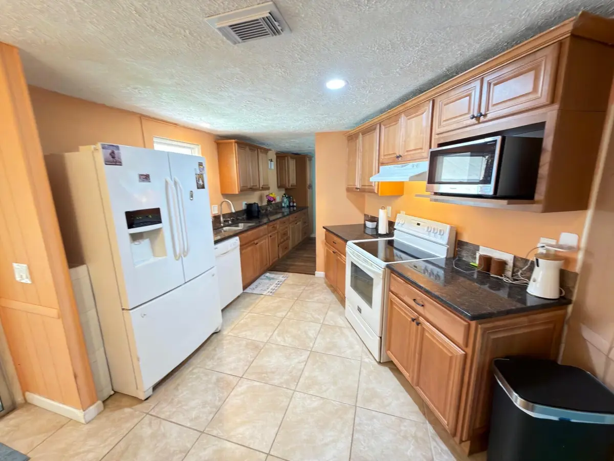 kitchen at 7337 SE SWAN Avenue, Hobe Sound