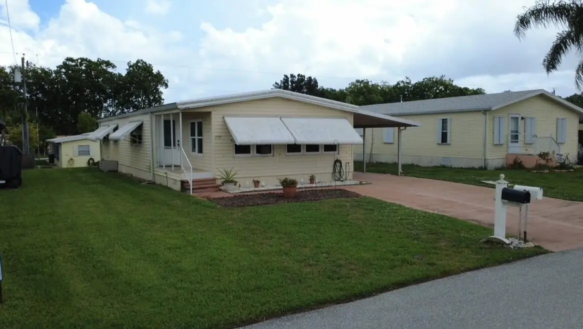 front of home 1-r at 7337 SE SWAN Avenue, Hobe Sound