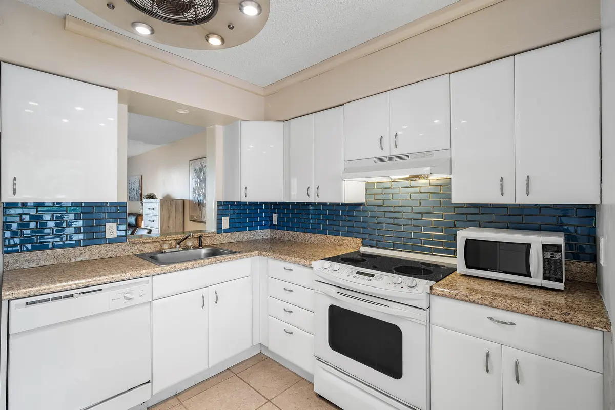 Kitchen at 14623 Bonaire Boulevard 205, Delray Beach