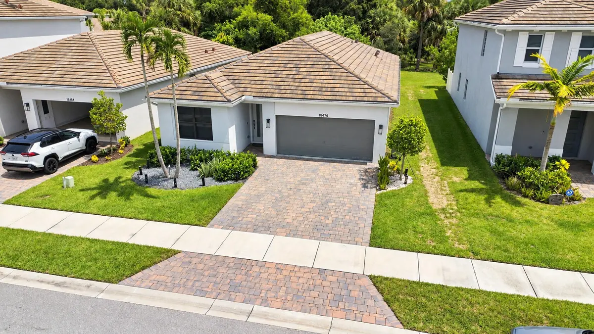 Arial Pic at 18476 Glenstone Street, Jupiter